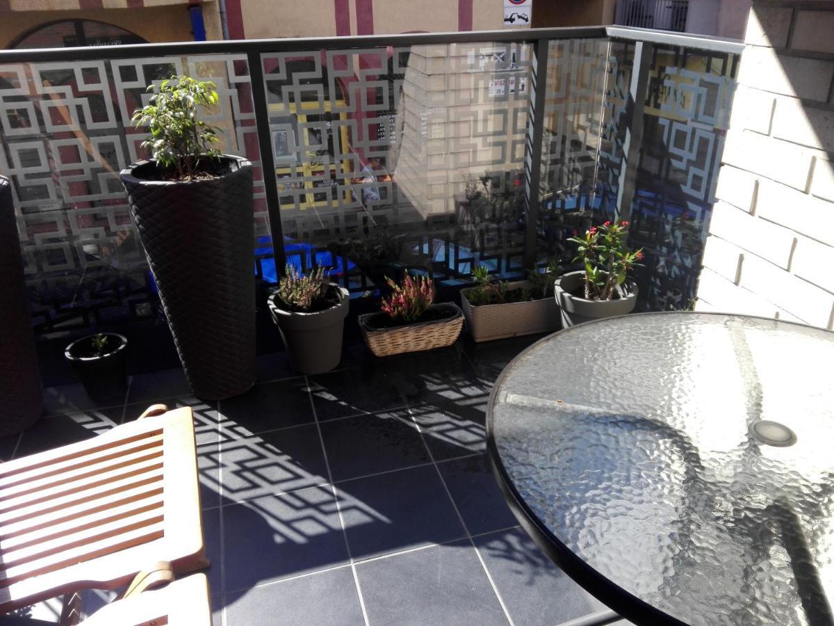 Golden House Apartment วรอตซวาฟ ภายนอก รูปภาพ